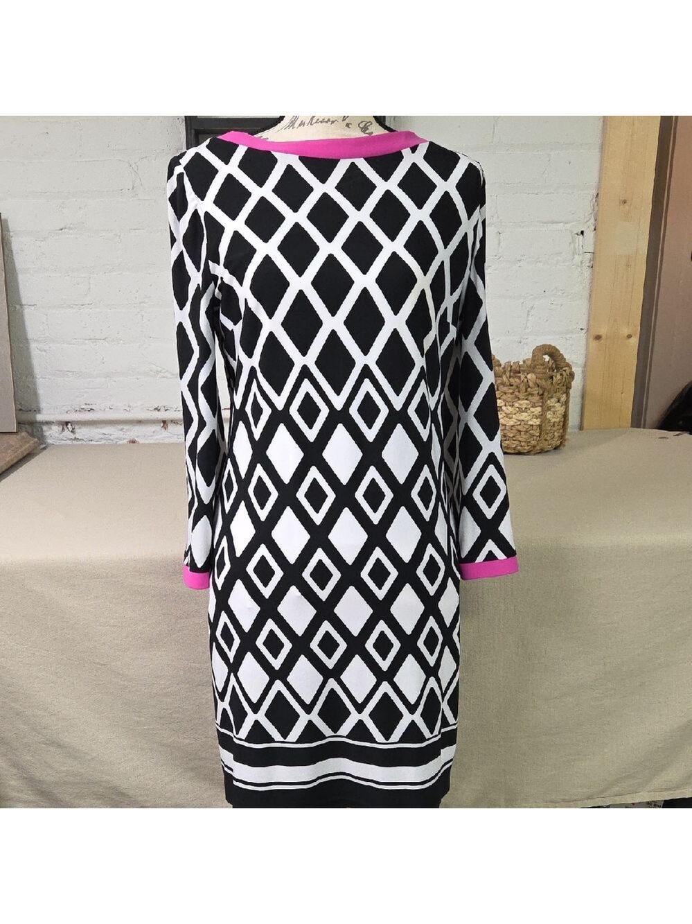 Joseph Ribkoff Black and White Diamond Dress with Pink Trim SZ  10